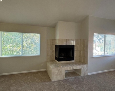 5021 Chaparral Ct - Photo Thumbnail 9