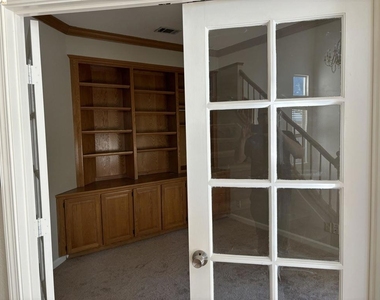 5021 Chaparral Ct - Photo Thumbnail 8
