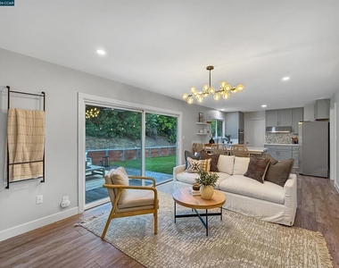 8 Cherry Hills Court - Photo Thumbnail 9