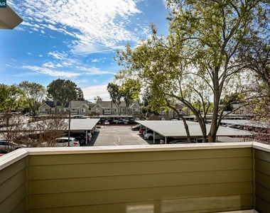 140 Reflections Dr - Photo Thumbnail 11