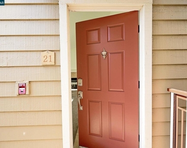 140 Reflections Dr - Photo Thumbnail 1