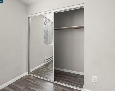 1333 N Camino Alto - Photo Thumbnail 15