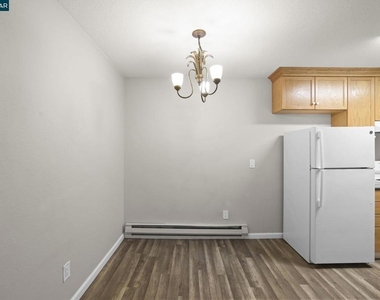 1333 N Camino Alto - Photo Thumbnail 7