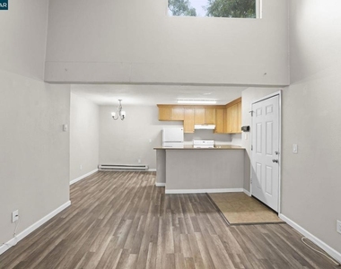 1333 N Camino Alto - Photo Thumbnail 2