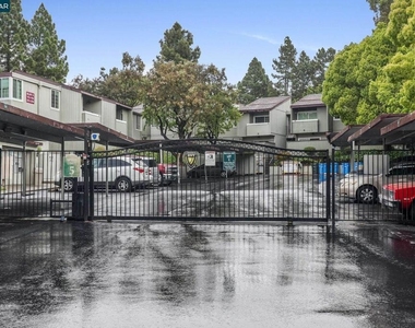 1333 N Camino Alto - Photo Thumbnail 21