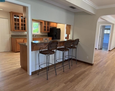 1271 Summit Rd - Photo Thumbnail 10
