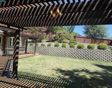 1271 Summit Rd - Photo Thumbnail 22