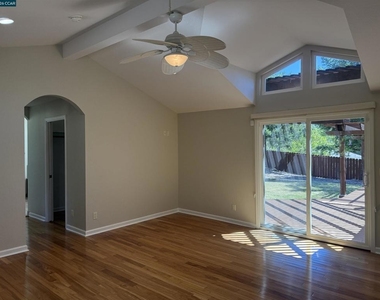 1271 Summit Rd - Photo Thumbnail 7
