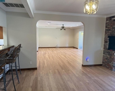 1271 Summit Rd - Photo Thumbnail 4