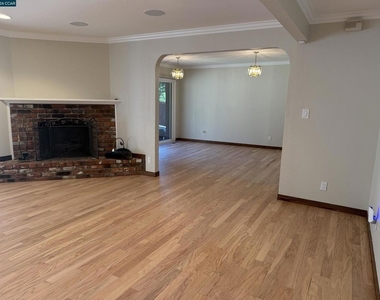 1271 Summit Rd - Photo Thumbnail 8