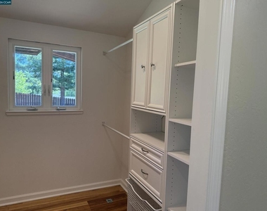 1271 Summit Rd - Photo Thumbnail 16