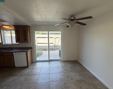 1177 Norwegian Ave - Photo Thumbnail 10