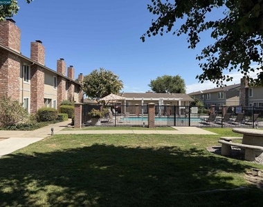 1177 Norwegian Ave - Photo Thumbnail 5