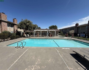 1177 Norwegian Ave - Photo Thumbnail 3