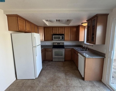 1177 Norwegian Ave - Photo Thumbnail 12