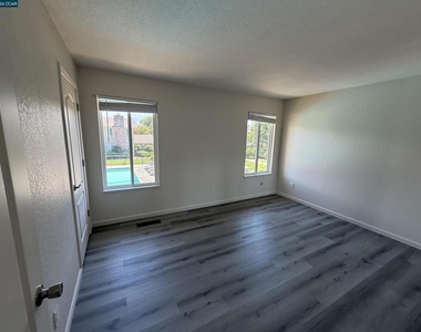 1177 Norwegian Ave - Photo Thumbnail 23