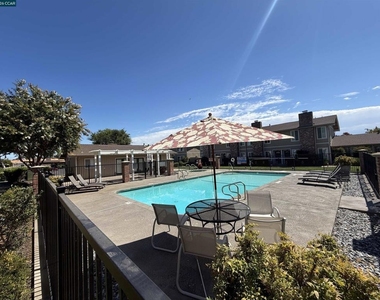 1177 Norwegian Ave - Photo Thumbnail 4