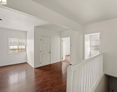 402 Bissell - Photo Thumbnail 4
