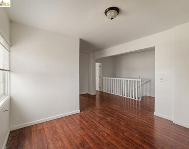 402 Bissell - Photo Thumbnail 6