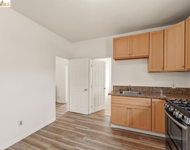 400 Bissell Ave - Photo Thumbnail 22