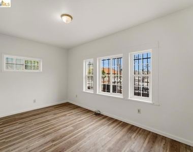 400 Bissell Ave - Photo Thumbnail 10