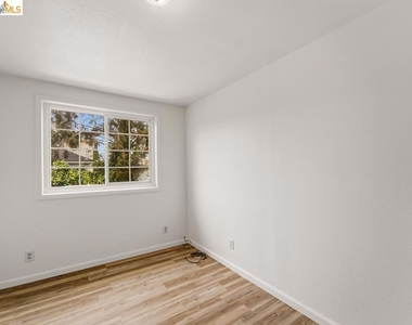 400 Bissell Ave - Photo Thumbnail 29