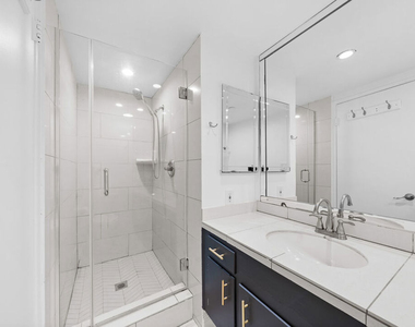 148 S Reeves Drive - Photo Thumbnail 19