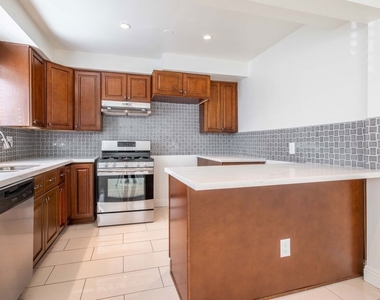 148 S Reeves Drive - Photo Thumbnail 23