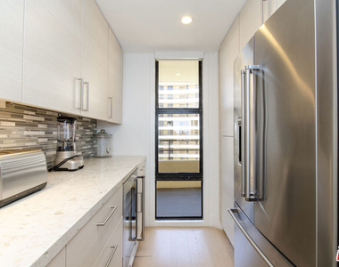 4335 Marina City - Photo Thumbnail 11