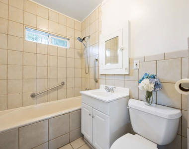 1712 1/2 W 39th Street - Photo Thumbnail 9