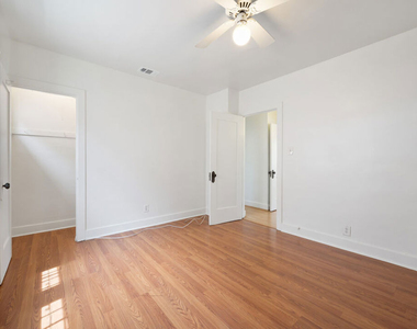 1712 1/2 W 39th Street - Photo Thumbnail 8