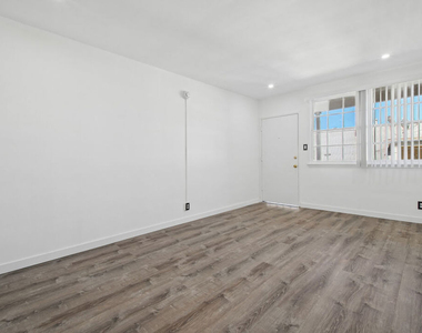 4010 Los Feliz Boulevard - Photo Thumbnail 2