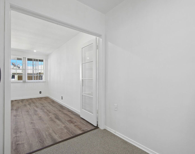 4010 Los Feliz Boulevard - Photo Thumbnail 6