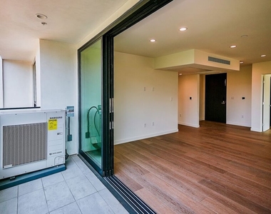 328 N Maple Drive - Photo Thumbnail 9