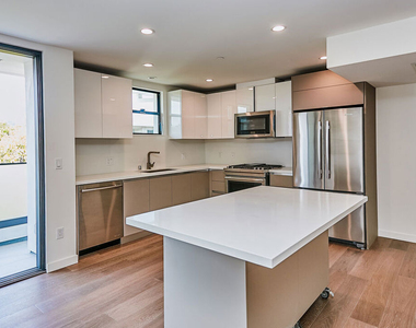 328 N Maple Drive - Photo Thumbnail 3