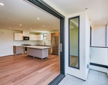 328 N Maple Drive - Photo Thumbnail 8