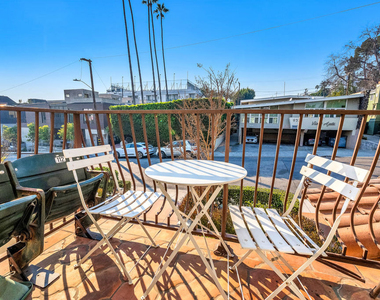934 Hilldale Avenue - Photo Thumbnail 11
