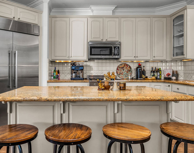 934 Hilldale Avenue - Photo Thumbnail 8