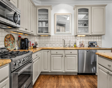 934 Hilldale Avenue - Photo Thumbnail 7