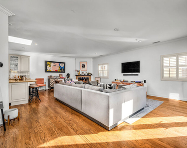 934 Hilldale Avenue - Photo Thumbnail 5