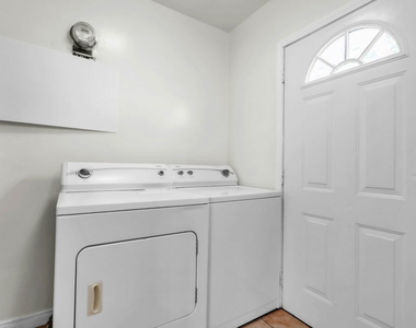 419 N. N Van Ness Avenue - Photo Thumbnail 11