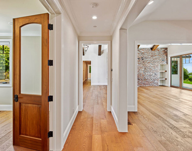 5561 Horizon Drive - Photo Thumbnail 9