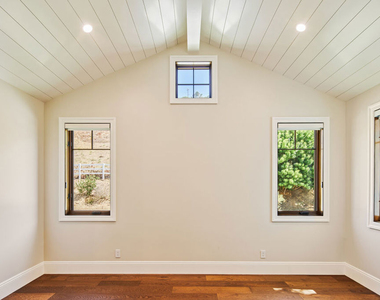 5561 Horizon Drive - Photo Thumbnail 16