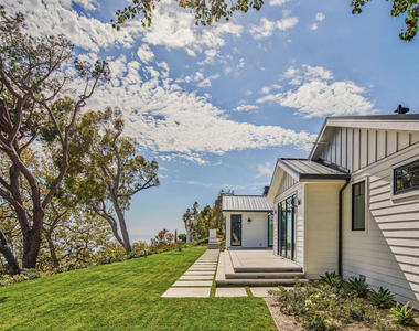 5561 Horizon Drive - Photo Thumbnail 7