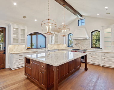 5561 Horizon Drive - Photo Thumbnail 3