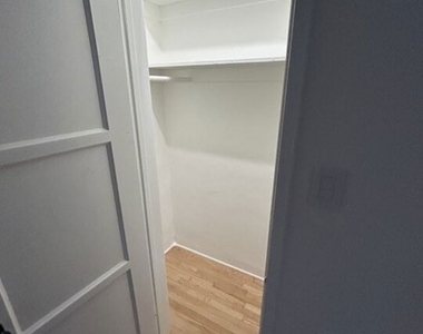 10574 Ayres Avenue - Photo Thumbnail 7