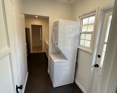 10574 Ayres Avenue - Photo Thumbnail 5