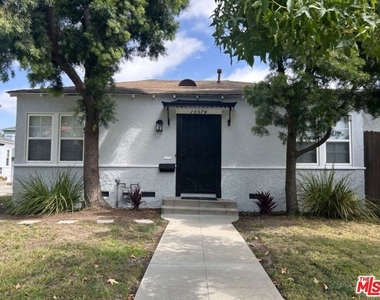 10574 Ayres Avenue - Photo Thumbnail 11