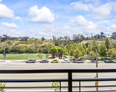 12705 Bluff Creek Drive - Photo Thumbnail 4
