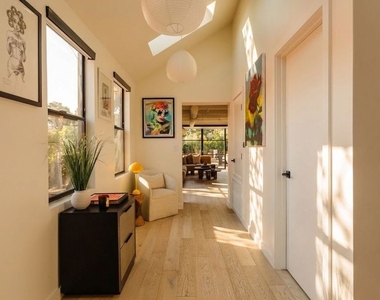 8550 Ridpath Drive - Photo Thumbnail 6